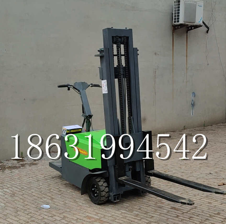 辉县市优程全电动叉车插腿式堆高车液压装卸车1.5吨升高小型站驾式铲车